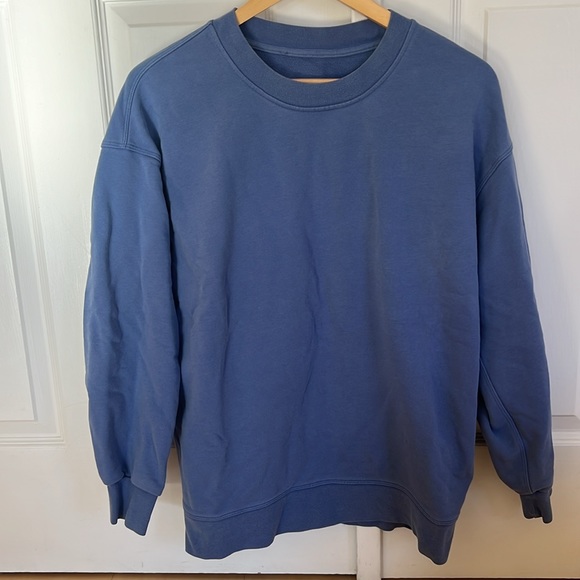 Comfy sweatshirt! - Picture 2 of 6